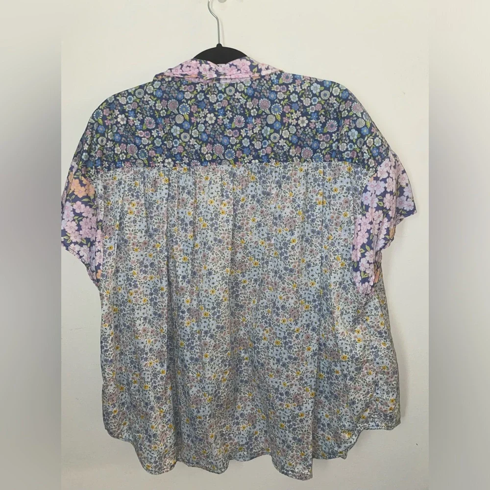 American Eagle button down shirt. - Picture 4 of 5